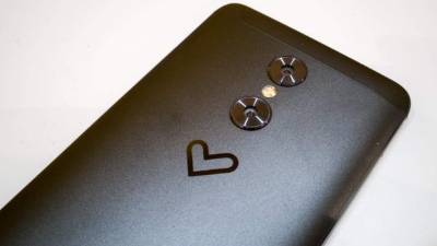 La empresa española que desarrolló el Energy Phone tiene su mercado principal en Europa, pero también ha traído sus productos a América Latina.