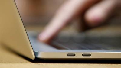 Para demostrar que el robo fue exitoso y que disponen del material, REvil ya colgó en la llamada internet oscura algunas de las imágenes. Foto EFE