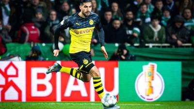 Emre Can cuenta con 26 años de edad y es titular en el 11 titular del Borussia Dortmund.