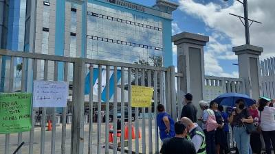 Muchos de los docentes piden una jubilación digna porque padecen enfermedades de base y hasta cáncer.