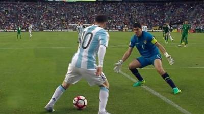 Messi humilló al cancerbero de forma espectacular.