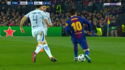 En una noche mágica, Messi dejó en ridículo a Cesc Fábregas ante los ojos de todo el Camp Nou.