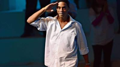 El futuro de Ronaldinho es incierto.