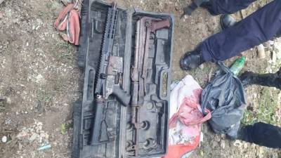 Parte de las armas decomisadas a los supuestos mareros.