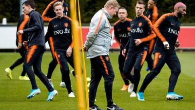 Ronald Koeman dejó a la selección de Holanda por el FC Barcelona.