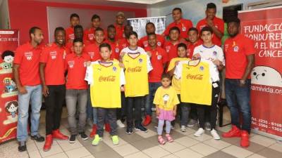 Olimpia presentó su nueva camisa amarilla conmemorativa con el mes del cáncer infantil. Esta camisa será utilizada en los partidos de local en el mes de febrero.