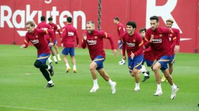 Jordi Alba durante la práctica de este jueves con sus compañeros del Barcelona.