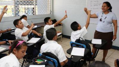 Los maestros dicen que el ajuste no concuerda con el costo de la canasta básica.