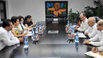 La canciller Mireya Agüero cerró su gira con un encuentro con el Consejo de Ministros.