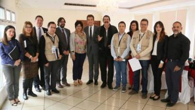 Representantes de la Alianza de Oposición, de la OEA y UE reunidos en Tegucigalpa, capital de Honduras.