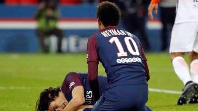 Edinson Cavani podría perderse el partido ante el Real Madrid.