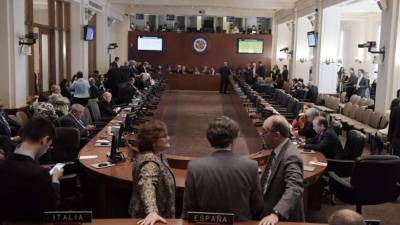 La resolución adoptada, la más dura contra el gobierno de Nicolás Maduro, fue aprobada 'por mayoría'.