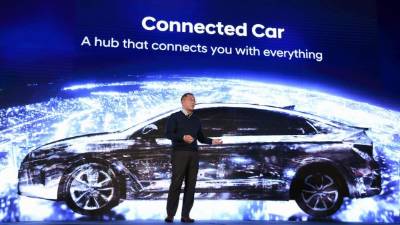 Eisun Chung, vicepresidente de Hyundai durante la presentación del 'auto conectado' de la compañía.