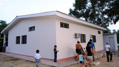 Así luce el edificio del centro de salud de Las Minas, luego de su remodelación y acondicionamiento por parte de la alcaldía.