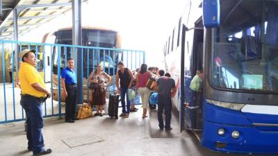 De la empresa Rey Express salen a diario más de ocho buses con destino a Tegucigalpa.