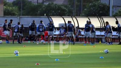 Los jugadores de la Selección de Honduras en el entrenamiento de la tarde del jueves en Houston. Foto Karla López