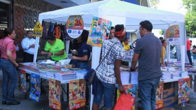 Venta de materiales en el parque central el año pasado.