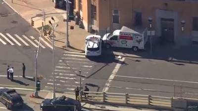 La policía detuvo al conductor de un camión de mudanzas que atropelló a varias personas en Brooklyn.