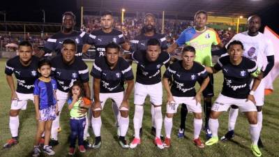 El plantel del Honduras Progreso compartirán con sus familias antes de la final ante Motagua.