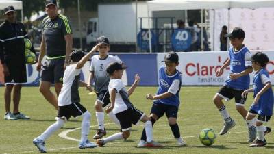 Los participantes aprenden de forma intensiva los valores y los recursos característicos de formación en el club madridista.
