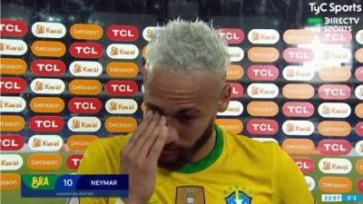 Neymar no pudo contener el llanto al momento de hablar tras marcar gol con Brasil ante Perú.