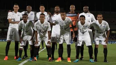 El Honduras Progreso debutó en la Concacaf Liga de Campeones con una derrota 2-0 contra el Pumas de México en el estadio Olímpico Universitario del Distrito Federal.