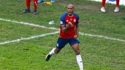 Eddie Hernández lideró el triunfo del Olimpia con sus tres goles. Foto Neptalí Romero