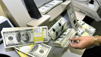 El dinero de los bonos soberanos será destinado al pago de deudas pendientes.