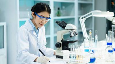 A lo largo de la historia, los adelantos científicos han ido acompañados de debates éticos que han resurgido, especialmente después de evidenciarse consecuencias negativas no previstas.