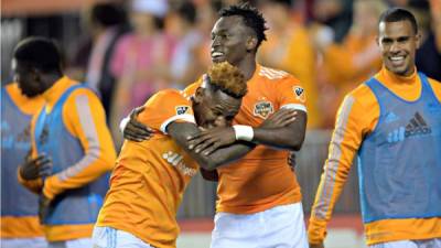 Romell Quioto y Alberth Elis marcaron para la victoria del Houston Dynamo ante Columbus Crew en la MLS.