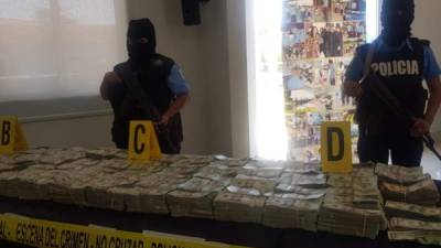 La Policía Nacional informó este lunes sobre un nuevo golpe al crimen organizado trasnacional al incautar 1 millón 40 mil 485 dólares dólares, en el municipio de Ocotal, departamento de Nueva Segovia.