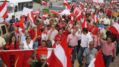 El Partido Liberal marchó ayer hasta llegar a los bajos del Congreso Nacional.