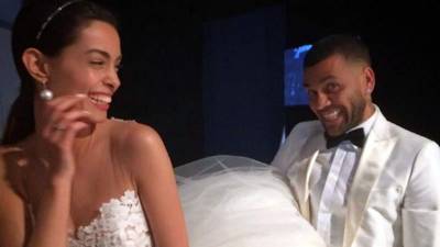 Dani Alves es muy feliz con la modelo española Joana Sanz. Foto Instagram