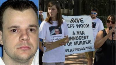 WEST PALM BEACH, FL - FEBRUARY 10: President Donald Trump and his wife Melania Trump arrive with Japanese Prime Minister Shinzo Abe on Air Force One at the Palm Beach International Airport as they prepare to spend part of the weekend together at Mar-a-Lago resort on February 10, 2017 in West Palm Beach, Florida. The two are scheduled to get in a game of golf as well as discuss trade issues. (Photo by Joe Raedle/Getty Images)