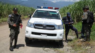 Agentes de la Policía Nacional iniciaron con las investigaciones del crimen.