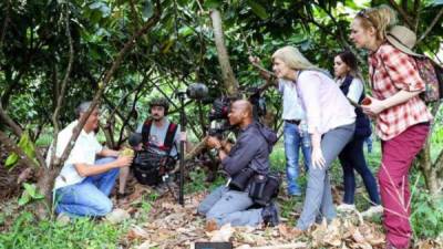 La cineasta estuvo en las plantaciones de cacao en Honduras.