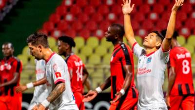 Olimpia aplastó con marcador de 6-0 al Inter de Surinam, pero quedó eliminado tras recibir dólares por parte del dueño.