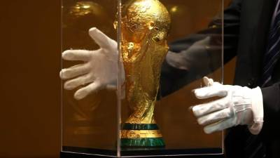 El tradicional trofeo de la Fifa a la mejor selección del mundo.