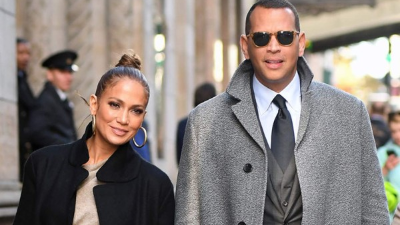 Jennifer López y su novio el exbeisbolista Alex Rodríguez.