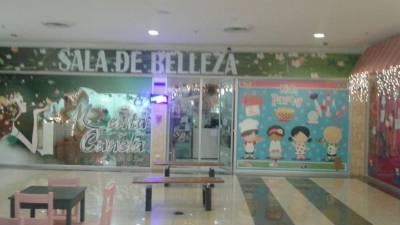 Este salón funciona en un local de “Don H”.