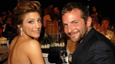 Jennifer Esposito y Bradley en una foto de archivo.