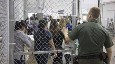El Gobierno de Trump separó a más de 2,300 niños inmigrantes de sus padres tras cruzar ilegalmente la frontera de EEUU./Foto: CBP.