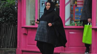 Janet Jackson aumentó bastante de peso durante su embarazo, el cual lució en esta imagen al estilo Islam.