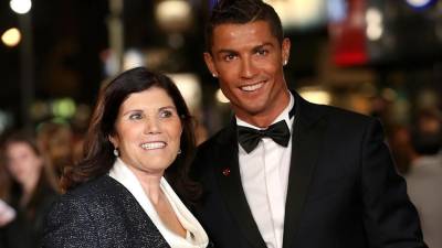 Dolores Aveiro y su famoso hijo Cristiano Ronaldo.