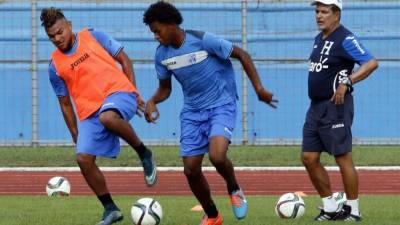 Mario Martínez se puso a trabajar de inmediato con la Selección de Honduras. Foto Delmer Martínez