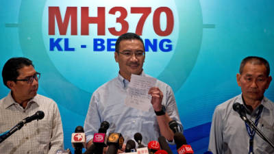 Autoridades de Malasia han solicitado más apoyo para encontrar el Boeing 777.