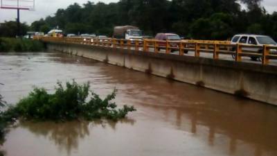 Puente sobre el río Chamelecón que conecta San Pedro Sula, La Lima y El Progreso.