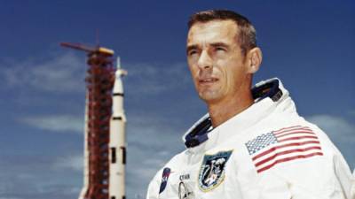Cernan fue uno de tan solo tres astronautas que volaron a la luna en más de una ocasión.