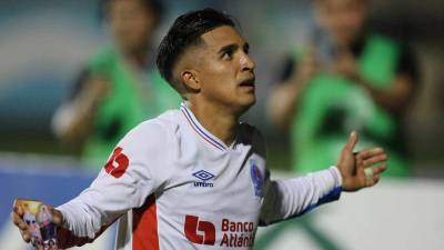 Michaell Chirinos celebrando el gol que le dio el pase a semifinales al Olimpia.