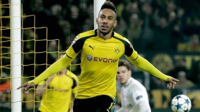 Pierre Emerick Aubameyang marcó tres goles para la clasificación del Borussia Dortmund ante el Benfica. Foto EFE